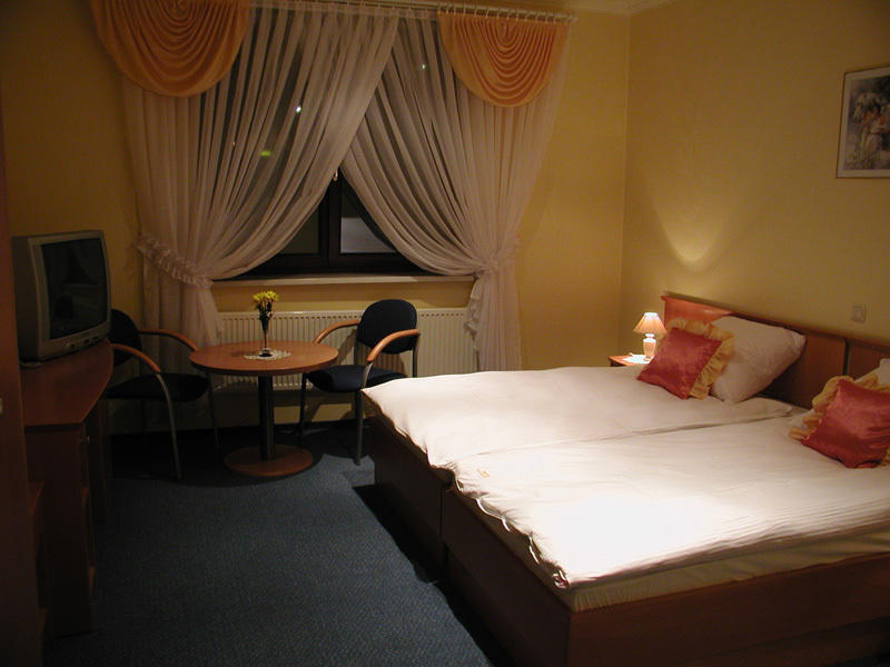 Hotel Restauracja Tawerna Gliwice Zimmer foto